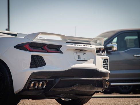 Used 2021 Chevrolet Corvette Stingray Premium Conv w/ Z51 Performance Package RWD image 34