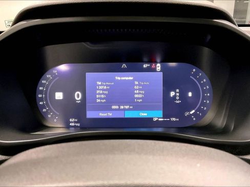 Certified 2023 Volvo XC40 B5 Plus w/ Protection Package Premier AWD/4WD image 13