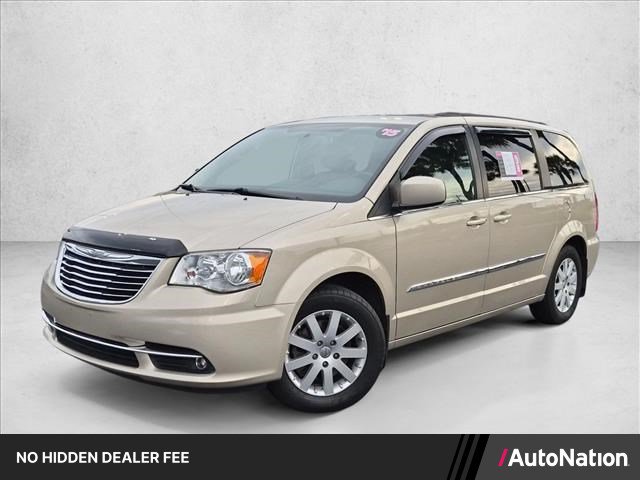 Used 2015 Chrysler Town & Country Touring FWD image 1