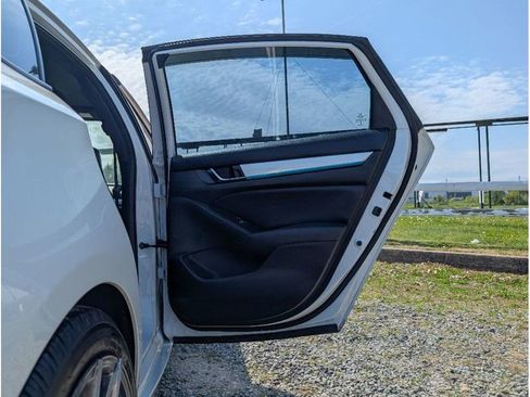 Used 2019 Honda Accord Sport image 12