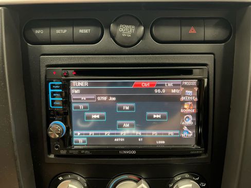 Used 2005 Ford Mustang Deluxe image 23