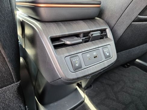 Used 2024 Nissan Ariya AWD image 16