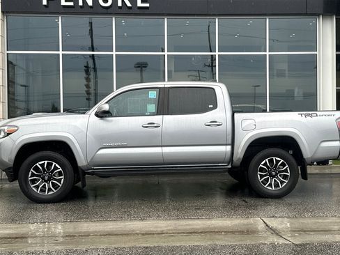 Used 2021 Toyota Tacoma TRD Sport w/ Technology Package image 7