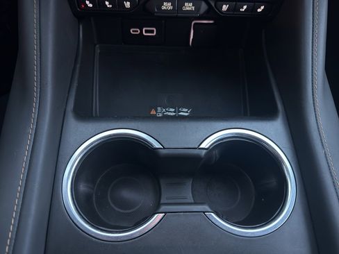 Used 2024 GMC Yukon AT4 w/ Technology Package image 17