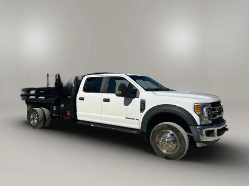 Used 2018 Ford F550 XL Dump Truck image 3