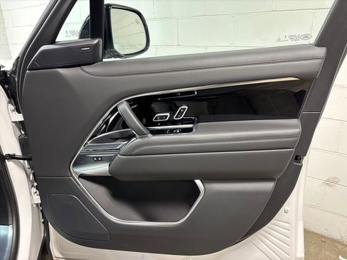 Used 2024 Land Rover Range Rover SE image 33