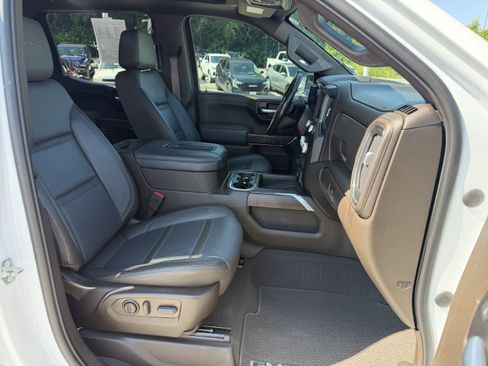 Used 2021 GMC Sierra 1500 Denali w/ Denali Ultimate Package AWD/4WD image 10