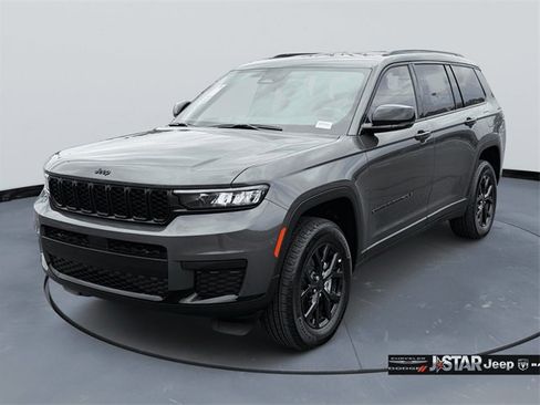 New 2025 Jeep Grand Cherokee L Laredo image 1