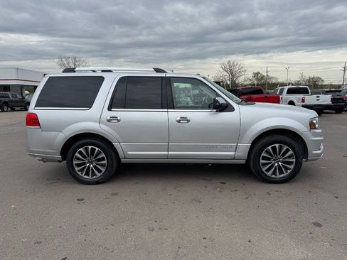 Used 2015 Lincoln Navigator 4WD image 6