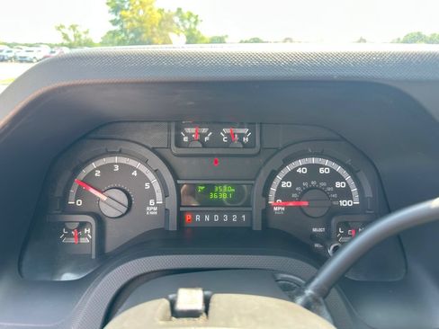 Used 2015 Ford E-450 and Econoline 450 Super Duty RWD image 22