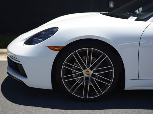 Certified 2024 Porsche 718 Boxster RWD image 31
