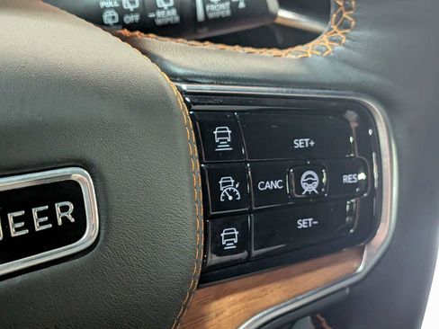 Used 2024 Jeep Grand Wagoneer Series III image 25