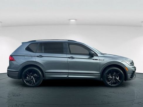 Used 2023 Volkswagen Tiguan SE R-Line FWD image 7