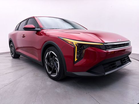 Certified 2025 Kia K4 EX image 9