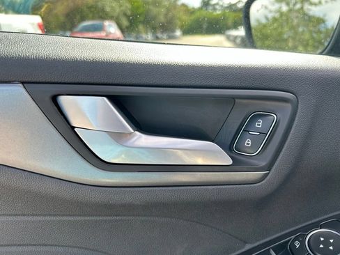 Used 2023 Ford Escape SE FWD image 17