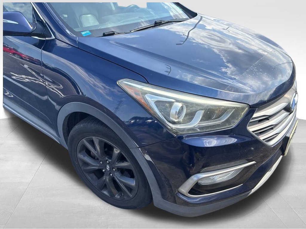 Used 2017 Hyundai Santa Fe Sport FWD image 2