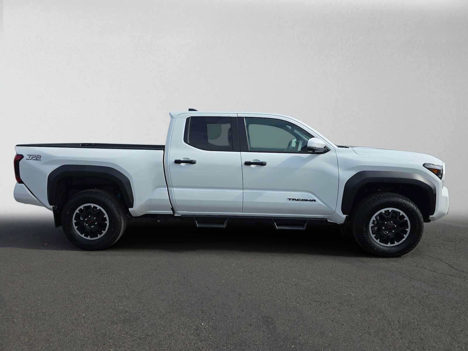 Used 2024 Toyota Tacoma TRD Off-Road w/ TRD Off Road Premium Package AWD/4WD image 2