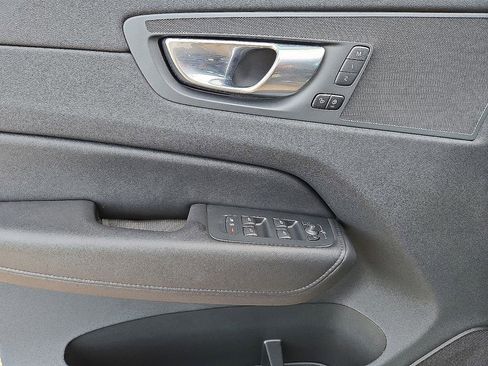 Certified 2023 Volvo XC60 B5 Plus w/ Climate Package image 23