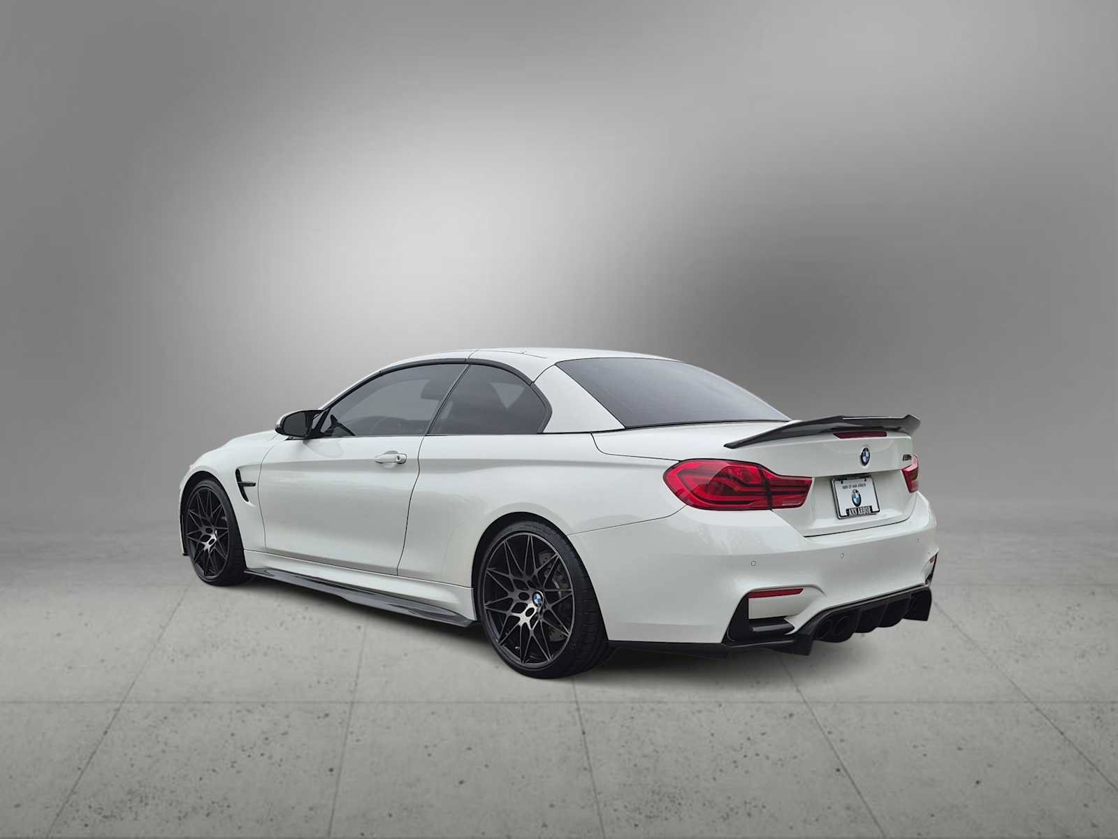 Used 2018 BMW M4 Convertible RWD image 6