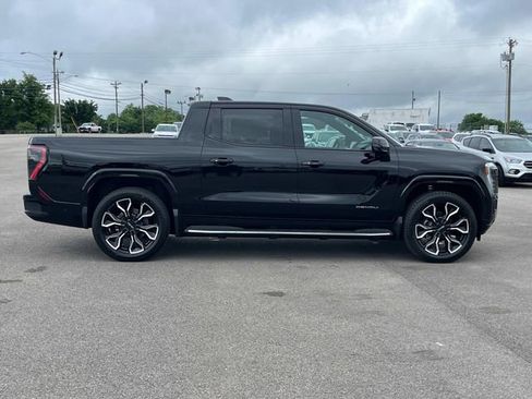 New 2025 GMC Sierra EV Denali image 2
