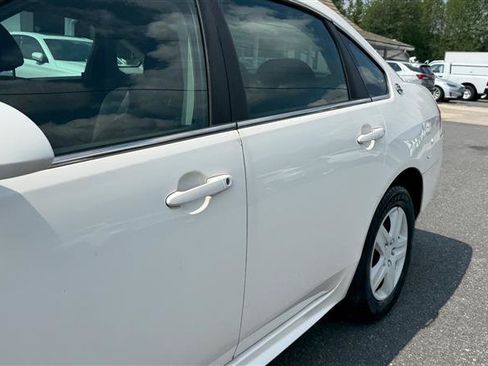Used 2009 Chevrolet Impala LS FWD image 15