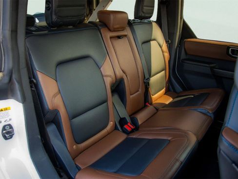 Certified 2024 Ford Bronco Outer Banks AWD/4WD image 7