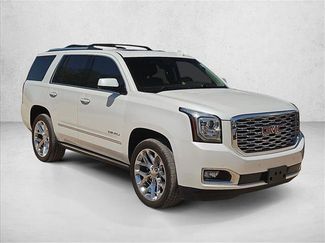 Used 2018 GMC Yukon Denali w/ Open Road Package AWD/4WD video 3