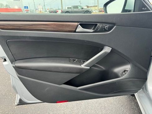 Used 2020 Volkswagen Passat 2.0T SEL image 15