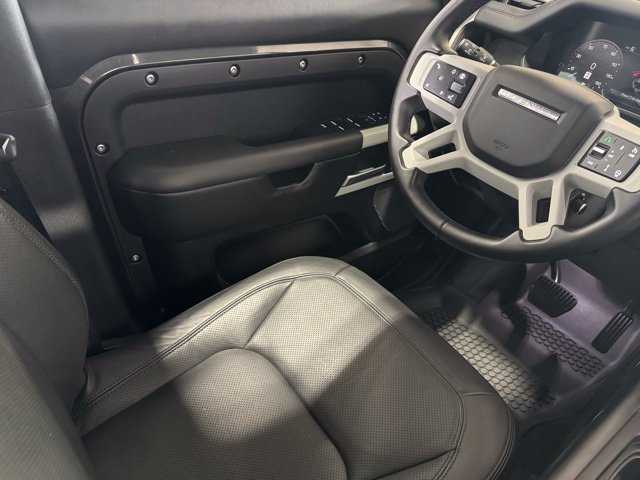 New 2024 Land Rover Defender 110 SE AWD/4WD image 32