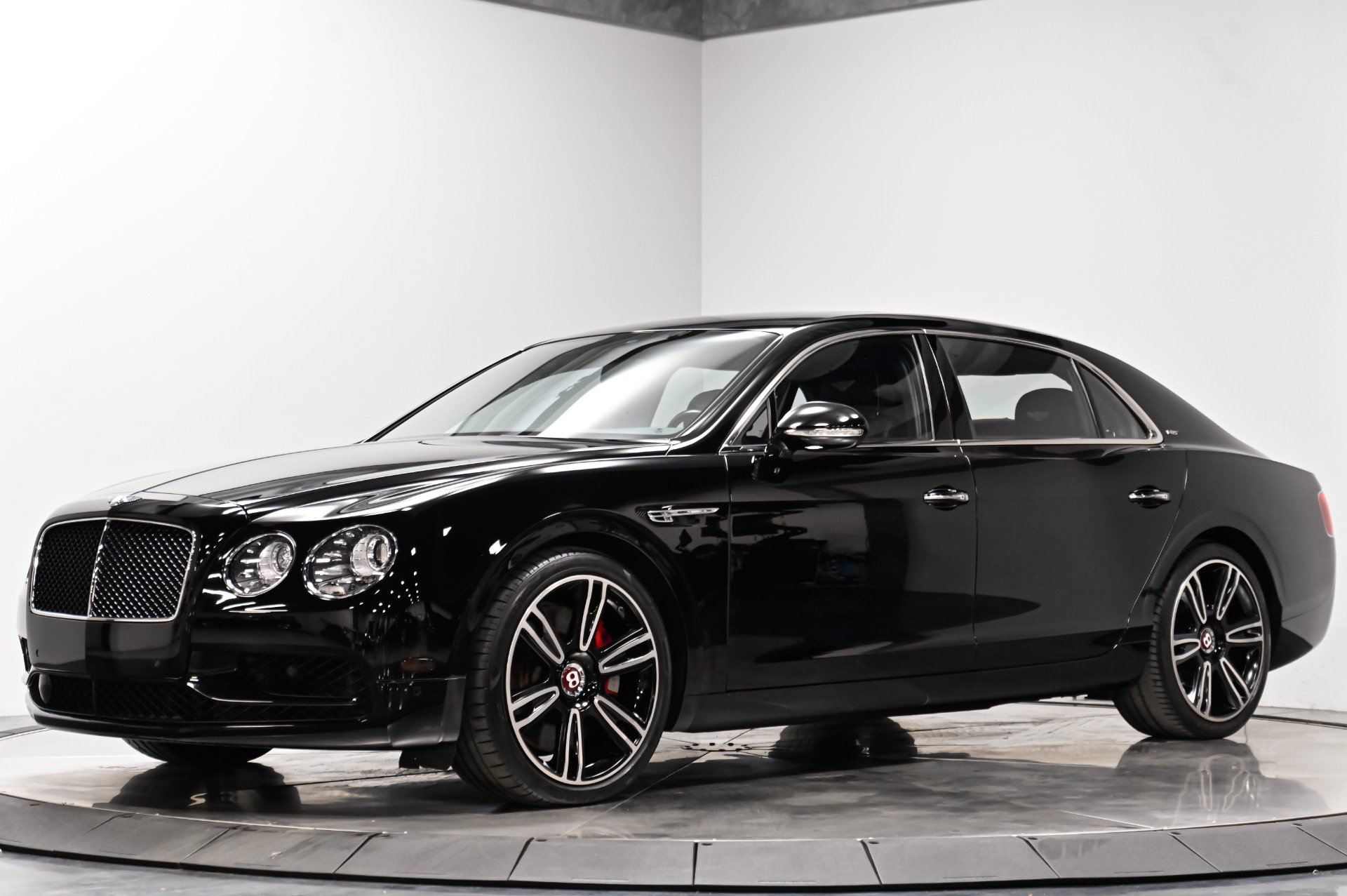 Used 2017 Bentley Flying Spur S V8 AWD/4WD image 2