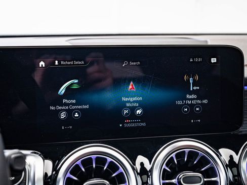 Certified 2023 Mercedes-Benz GLB 250 4MATIC image 31