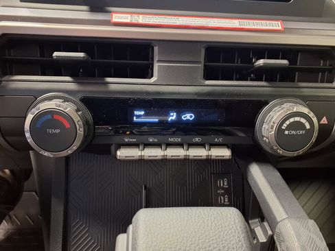 New 2026 Toyota 4Runner SR5 AWD/4WD image 14