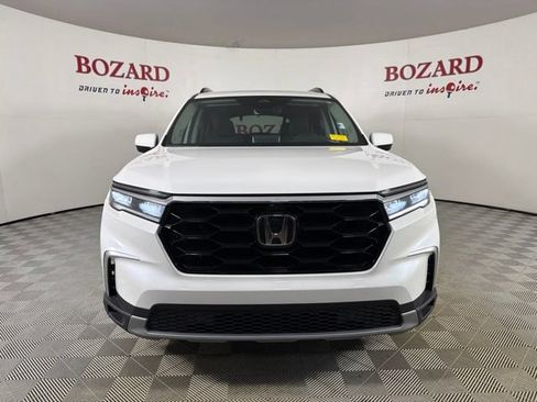 Used 2025 Honda Pilot Elite image 2