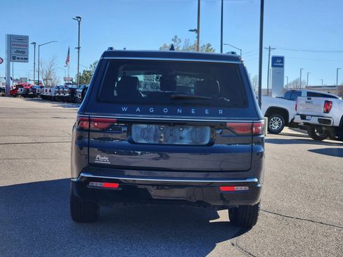 Used 2023 Jeep Wagoneer 4WD w/ Rear Seat Video Group 1 image 4