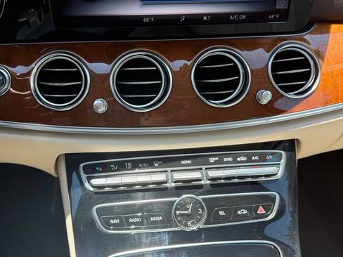 Used 2018 Mercedes-Benz E 300 4MATIC image 19