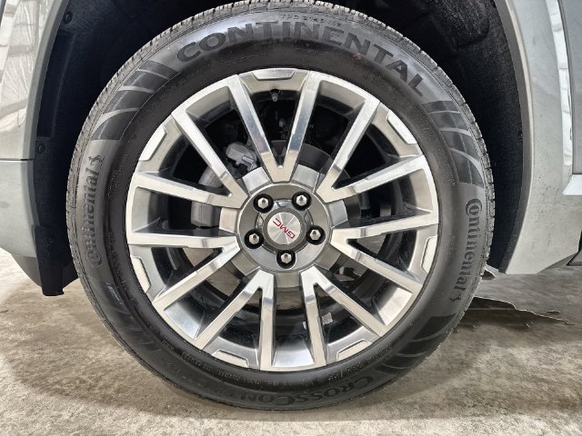 New 2026 GMC Terrain Denali w/ LPO, Floor Liner Package AWD/4WD image 33