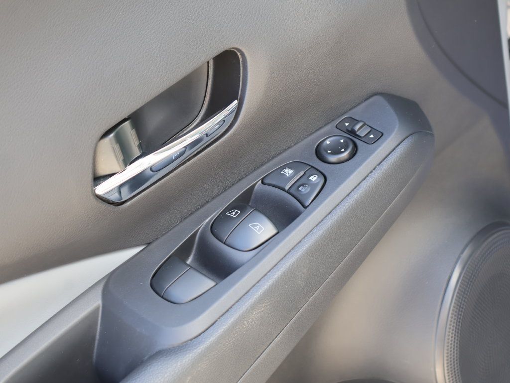 Used 2024 Nissan Kicks SR w/ SR Premium Package FWD image 20