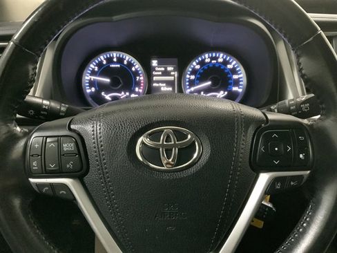 Used 2018 Toyota Highlander Plus image 15