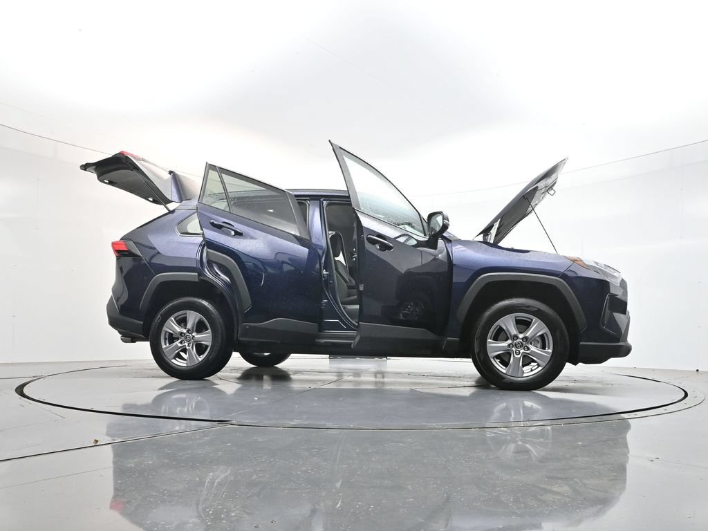 Used 2025 Toyota RAV4 XLE FWD image 47