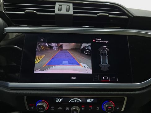 Used 2022 Audi Q3 2.0T Premium image 23