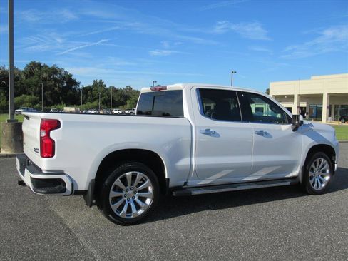 Used 2021 Chevrolet Silverado 1500 High Country w/ Technology Package image 7