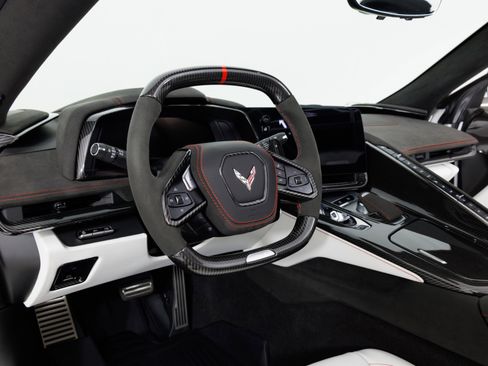 Used 2023 Chevrolet Corvette Z06 image 19