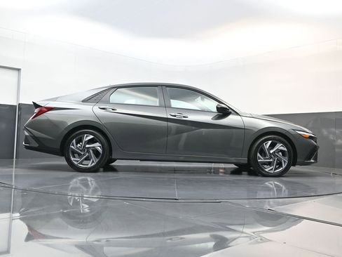 Certified 2025 Hyundai Elantra Sport FWD image 24