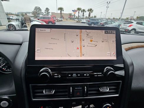 Used 2022 Nissan Armada SL w/ Captain's Chairs Package image 24