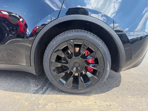 Used 2023 Tesla Model Y Long Range AWD/4WD image 13