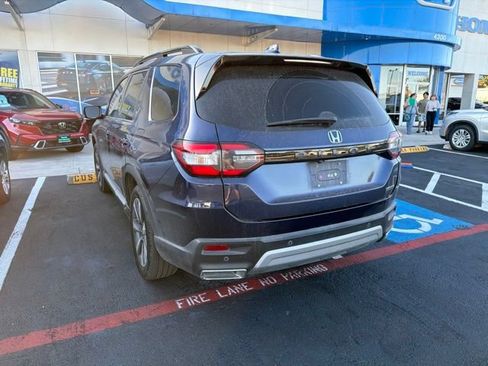 Used 2024 Honda Pilot Touring image 7