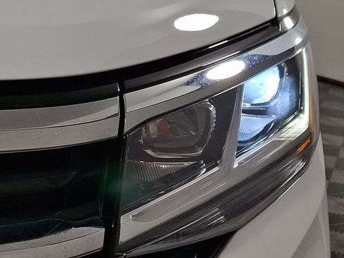 Used 2023 Volkswagen Atlas SE w/ Panoramic Sunroof Package AWD/4WD image 12