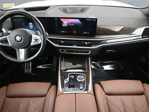 Used 2023 BMW X7 xDrive40i w/ Executive Package image 4