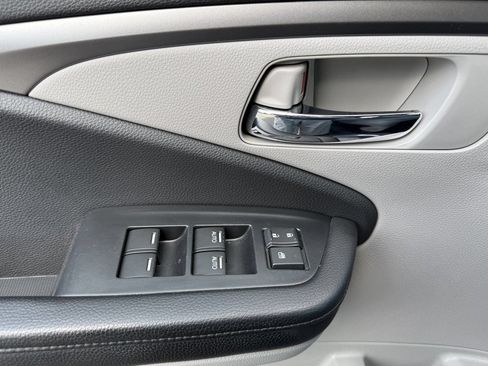 Used 2021 Honda Pilot EX image 8