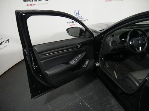 Used 2022 Honda Accord Sport image 10